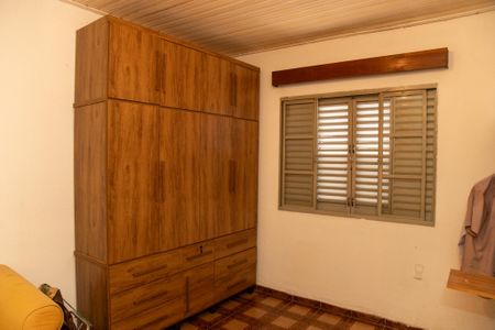Casa à venda com 200m², 2 quartos e 4 vagasQuarto 2