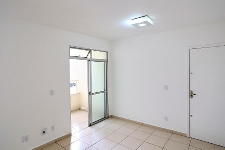 Sala de apartamento à venda com 3 quartos, 64m² em Cidade Nova, Belo Horizonte
