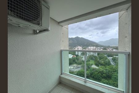 Apartamento à venda com 93m², 2 quartos e 2 vagasSuíte - Varanda