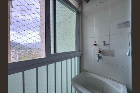 Apartamento à venda com 93m², 2 quartos e 2 vagasCozinha e Área de Serviço