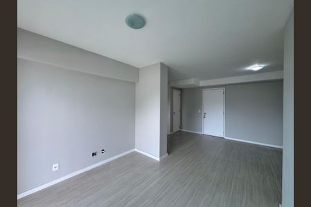 Sala de apartamento para alugar com 2 quartos, 93m² em Recreio dos Bandeirantes, Rio de Janeiro