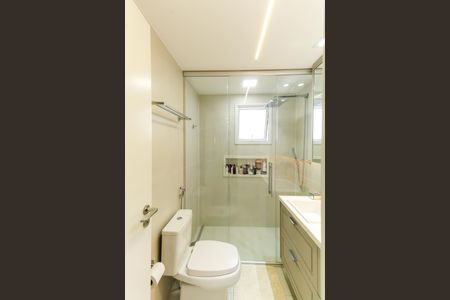 Apartamento à venda com 165m², 3 quartos e 3 vagas Apartamento à venda com 165m², 3 quartos e 3 vagasBanheiro da Suíte 1