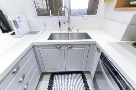 Apartamento à venda com 165m², 3 quartos e 3 vagas Apartamento à venda com 165m², 3 quartos e 3 vagasCozinha