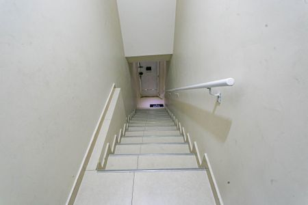 Casa para alugar com 150m², 2 quartos e sem vagaEscada