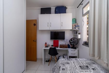 Quarto 1 de apartamento à venda com 2 quartos, 106m² em Heliópolis, Belo Horizonte
