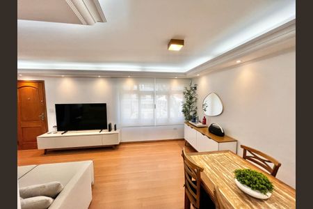 Apartamento à venda com 82m², 2 quartos e 1 vagaSala / Persiana