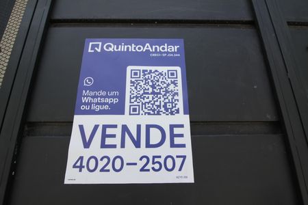 Casa à venda com 80m², 2 quartos e 2 vagasFachada