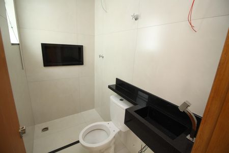 Casa à venda com 80m², 2 quartos e 2 vagasBanheiro da Suíte