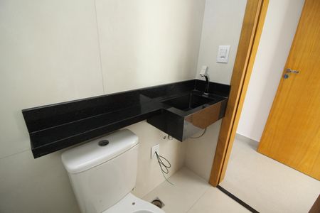 Casa à venda com 80m², 2 quartos e 2 vagasBanheiro da Suíte