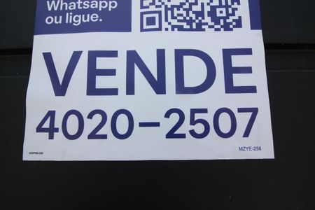 Casa à venda com 80m², 2 quartos e 2 vagasFachada