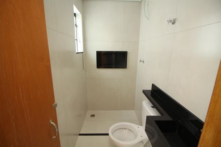 Casa à venda com 80m², 2 quartos e 2 vagasBanheiro da Suíte