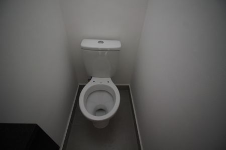 Casa à venda com 80m², 2 quartos e 2 vagasLavabo