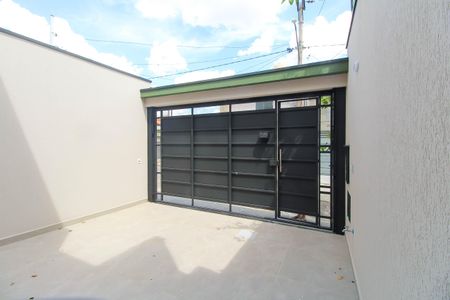 Casa à venda com 70m², 2 quartos e 2 vagasGaragem