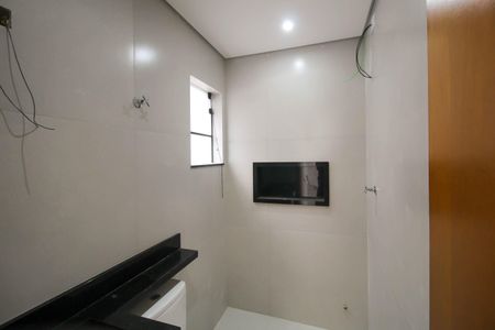 Casa à venda com 70m², 2 quartos e 2 vagasBanheiro