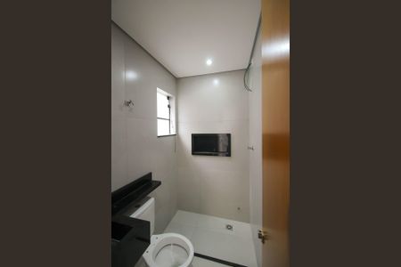 Casa à venda com 70m², 2 quartos e 2 vagasBanheiro