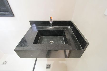 Casa à venda com 70m², 2 quartos e 2 vagasBanheiro da Suíte