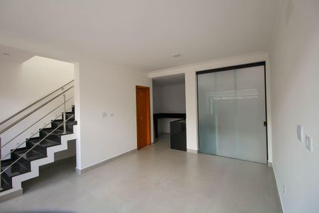 Casa à venda com 70m², 2 quartos e 2 vagasSala