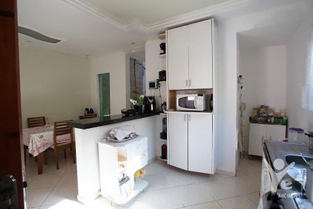 Casa à venda com 3 quartos, 200m² em Jardim Stella, Santo André