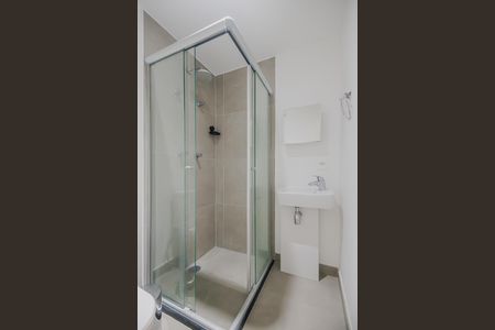 Banheiro de apartamento para alugar com 1 quarto, 19m² em Pinheiros, São Paulo