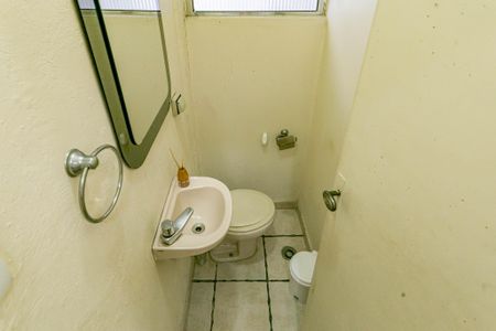 Banheiro de casa para alugar com 1 quarto, 60m² em Vila Elisio, São Paulo