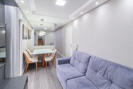 Sala de apartamento à venda com 2 quartos, 47m² em Quitaúna, Osasco