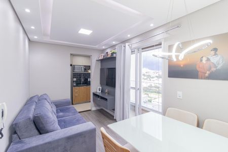 Sala de apartamento à venda com 2 quartos, 47m² em Quitaúna, Osasco
