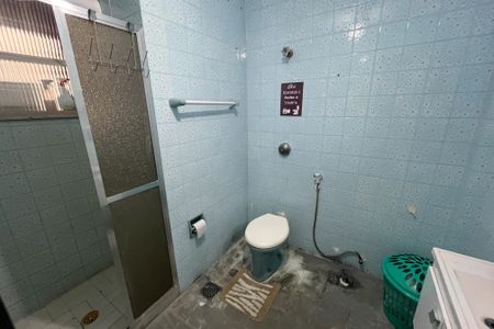 Banheiro de apartamento para alugar com 2 quartos, 45m² em Ribeira, Rio de Janeiro