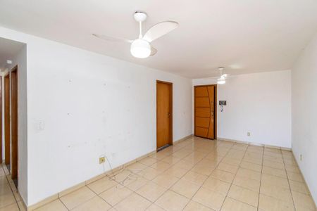 Apartamento para alugar com 110m², 3 quartos e 1 vaga Apartamento para alugar com 110m², 3 quartos e 1 vagaSala