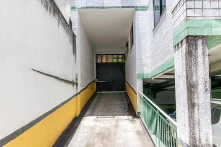Apartamento para alugar com 110m², 3 quartos e 1 vaga Apartamento para alugar com 110m², 3 quartos e 1 vagaÁrea comum - Portão da garagem