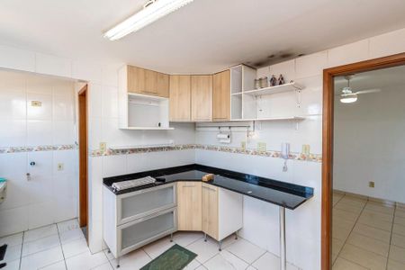 Apartamento para alugar com 110m², 3 quartos e 1 vaga Apartamento para alugar com 110m², 3 quartos e 1 vagaCozinha - Armários