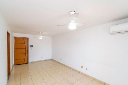 Apartamento para alugar com 110m², 3 quartos e 1 vaga Apartamento para alugar com 110m², 3 quartos e 1 vagaSala