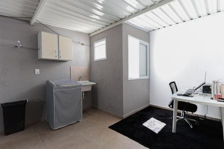 Casa de condomínio à venda com 100m², 2 quartos e 2 vagasEscritório e área de serviço