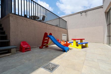 Casa de condomínio à venda com 100m², 2 quartos e 2 vagasÁrea comum - Playground