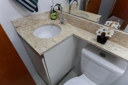 Casa de condomínio à venda com 100m², 2 quartos e 2 vagasBanheiro da suíte 2