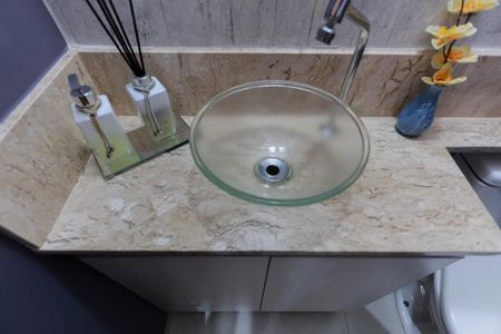 Casa de condomínio à venda com 100m², 2 quartos e 2 vagasLavabo