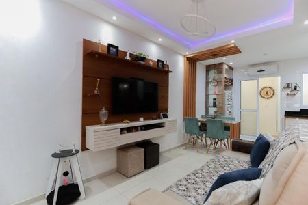 Sala de casa de condomínio à venda com 2 quartos, 100m² em Chora Menino, São Paulo