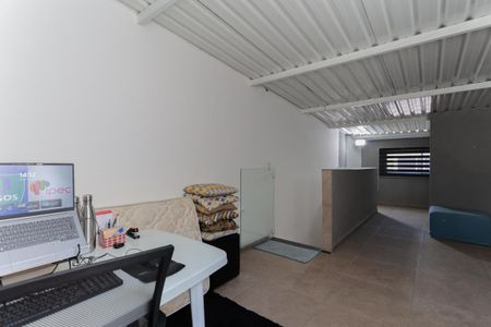 Casa de condomínio à venda com 100m², 2 quartos e 2 vagasEscritório e área de serviço