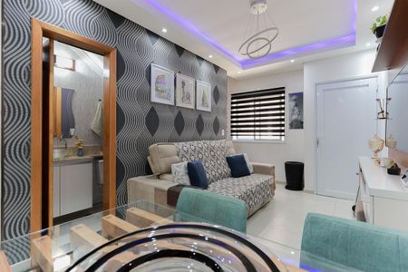 Sala de casa de condomínio à venda com 2 quartos, 100m² em Chora Menino, São Paulo