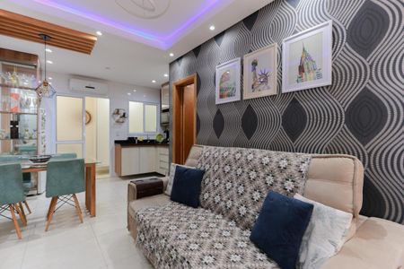 Sala de casa de condomínio à venda com 2 quartos, 100m² em Chora Menino, São Paulo