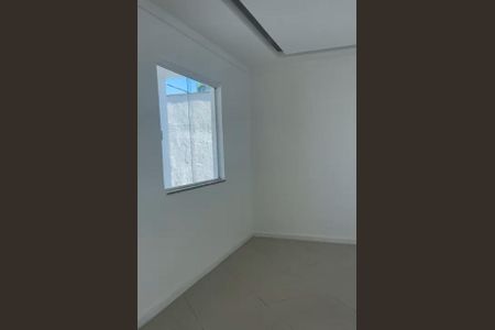 Sala de casa de condomínio para alugar com 4 quartos, 230m² em Recreio dos Bandeirantes, Rio de Janeiro