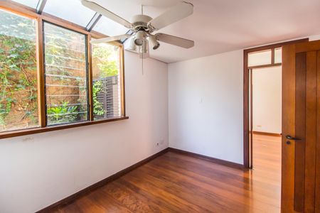 Casa de condomínio para alugar com 810m², 5 quartos e 6 vagas Casa de condomínio para alugar com 810m², 5 quartos e 6 vagasCozinha