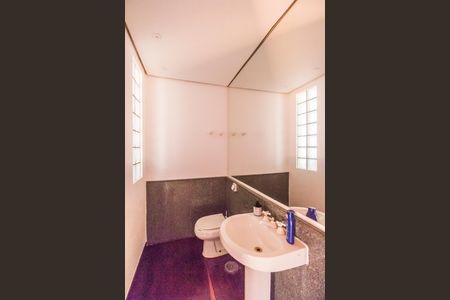 Casa de condomínio para alugar com 810m², 5 quartos e 6 vagas Casa de condomínio para alugar com 810m², 5 quartos e 6 vagasLavabo