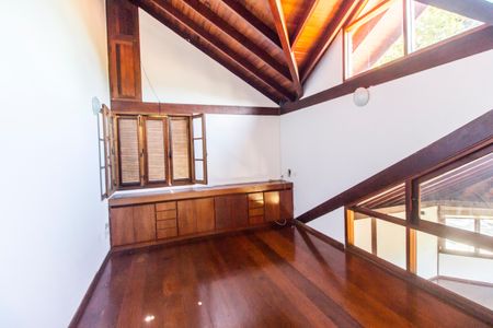 Sala de casa de condomínio para alugar com 5 quartos, 810m² em Alphaville Residencial Um, Barueri