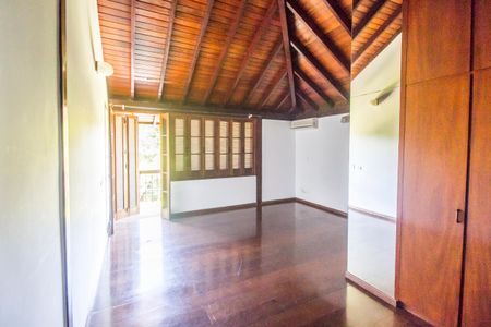 Casa de condomínio para alugar com 810m², 5 quartos e 6 vagas Casa de condomínio para alugar com 810m², 5 quartos e 6 vagasSuíte master