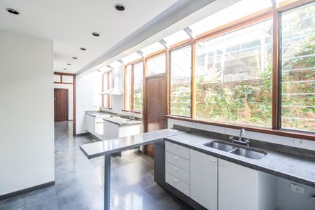 Casa de condomínio para alugar com 810m², 5 quartos e 6 vagas Casa de condomínio para alugar com 810m², 5 quartos e 6 vagasCozinha