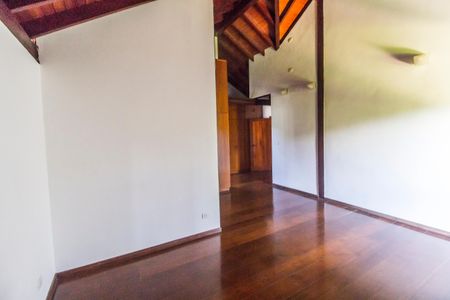 Casa de condomínio para alugar com 810m², 5 quartos e 6 vagas Casa de condomínio para alugar com 810m², 5 quartos e 6 vagasSuíte master