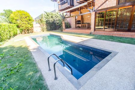 Casa de condomínio para alugar com 810m², 5 quartos e 6 vagas Casa de condomínio para alugar com 810m², 5 quartos e 6 vagasPiscina