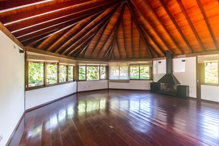 Sala  de casa de condomínio para alugar com 5 quartos, 810m² em Alphaville Residencial Um, Barueri