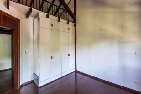 Casa de condomínio para alugar com 810m², 5 quartos e 6 vagas Casa de condomínio para alugar com 810m², 5 quartos e 6 vagasQuarto 4