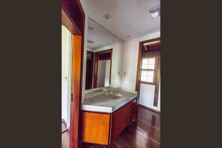 Casa de condomínio para alugar com 810m², 5 quartos e 6 vagas Casa de condomínio para alugar com 810m², 5 quartos e 6 vagasBanheiro